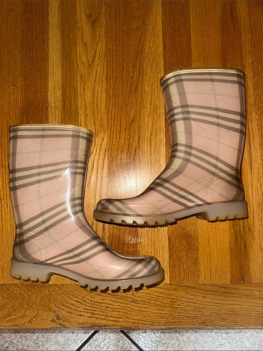 Vintage Baby pink Burberry rubber rain boots